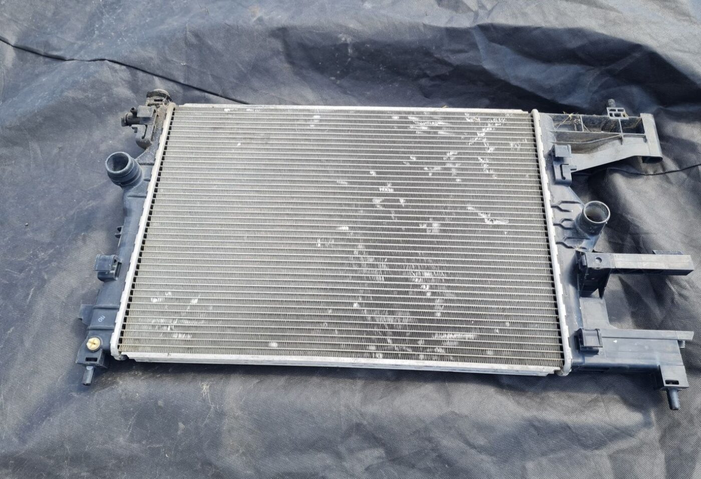 Dzesēšanas radiators priekš OPEL ASTRA J 2011