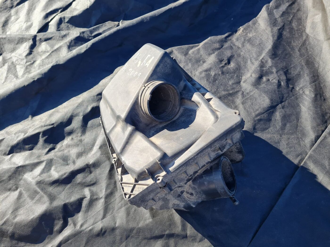 Gaisa filtra korpuss priekš OPEL ASTRA H STATION WAGON 2009 2 Gaisa filtra korpuss priekš OPEL ASTRA H STATION WAGON 2009