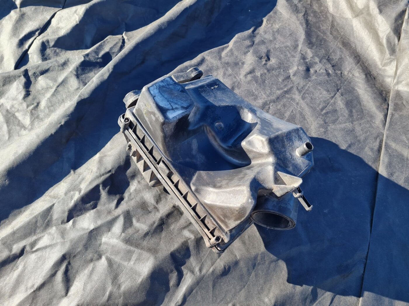 Gaisa filtra korpuss priekš OPEL ASTRA H STATION WAGON 2009 4 Gaisa filtra korpuss priekš OPEL ASTRA H STATION WAGON 2009