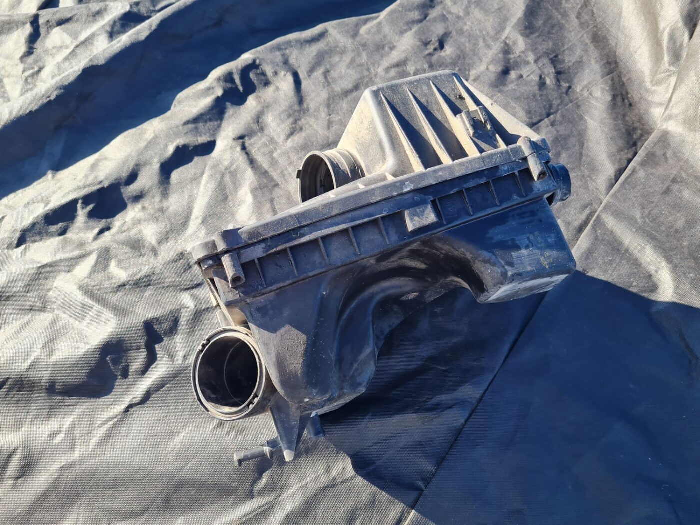 Gaisa filtra korpuss priekš OPEL ASTRA H STATION WAGON 2009 3 Gaisa filtra korpuss priekš OPEL ASTRA H STATION WAGON 2009