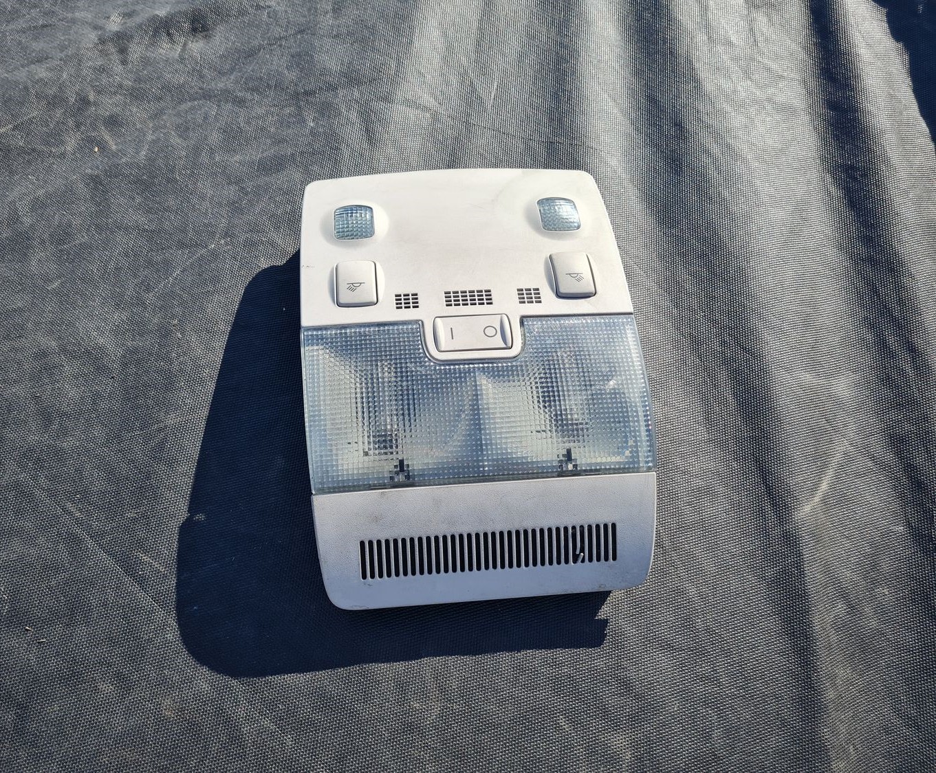 Salona apgaismojuma panelis priekš AUDI A4 AVANT 2005 1 Salona apgaismojuma panelis priekš AUDI A4 AVANT 2005