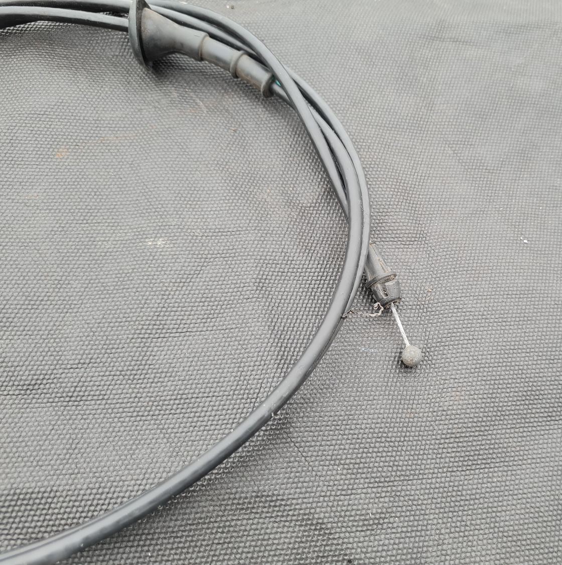 Pārsega slēdzenes trose priekš OPEL INSIGNIA SPORTS TOURER 2010 4 Pārsega slēdzenes trose priekš OPEL INSIGNIA SPORTS TOURER 2010