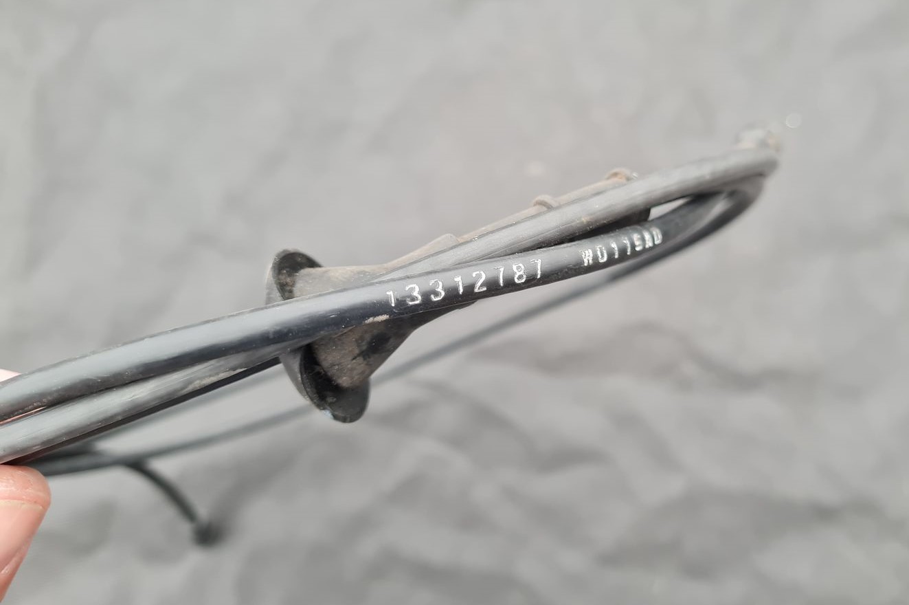 Pārsega slēdzenes trose priekš OPEL INSIGNIA SPORTS TOURER 2010 3 Pārsega slēdzenes trose priekš OPEL INSIGNIA SPORTS TOURER 2010