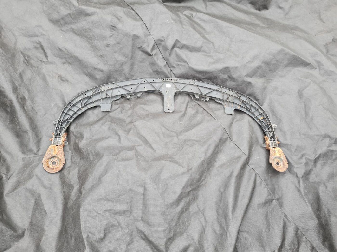 Priekšēja bufera aizsargs priekš OPEL INSIGNIA SPORTS TOURER 2010