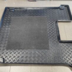 Bagāžnieka nodalījuma paklājs priekš VW CARAVELLE T5 T6 2010-2019