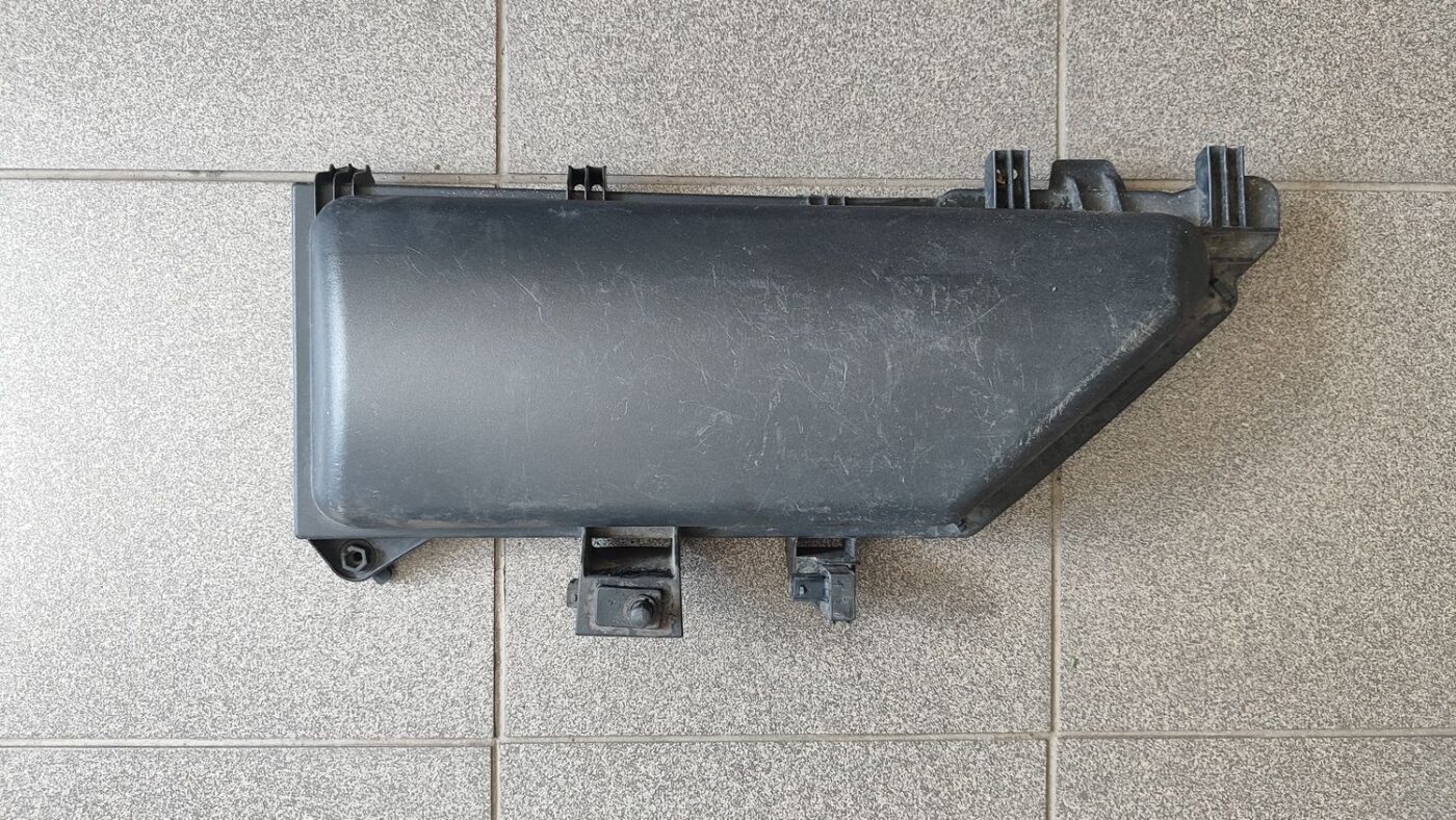 Salona gaisa filtra korpusa vāks priekš BMW 525 E60 2006 OLIVE