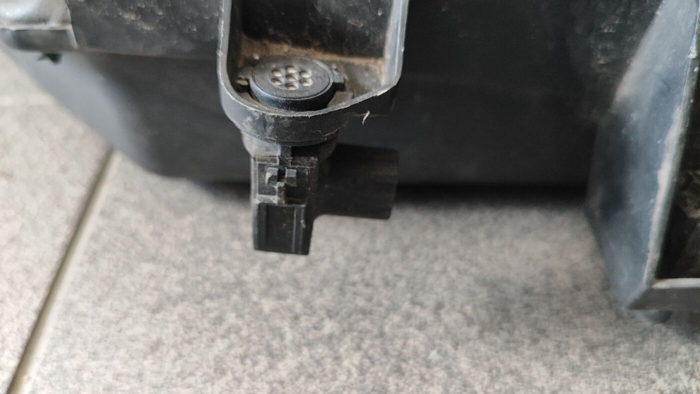 Salona gaisa filtra korpusa vāks priekš BMW 525 E60 2006 OLIVE