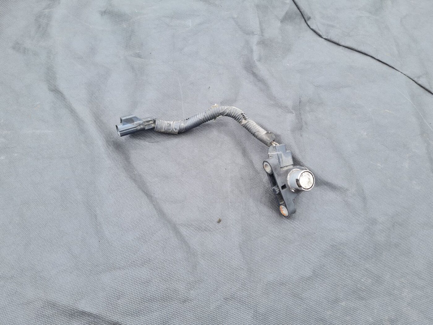 Kloķvārpstas devējs priekš VOLVO S80 2007 GREY 1 Kloķvārpstas devējs priekš VOLVO S80 2007 GREY