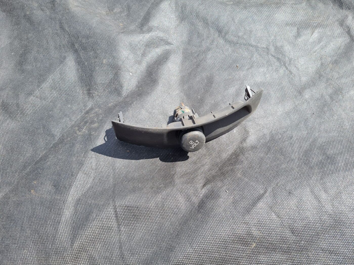 Strāvas kontaktligzda priekš VOLVO C30 2008 TURQUOISE 1 Strāvas kontaktligzda priekš VOLVO C30 2008 TURQUOISE