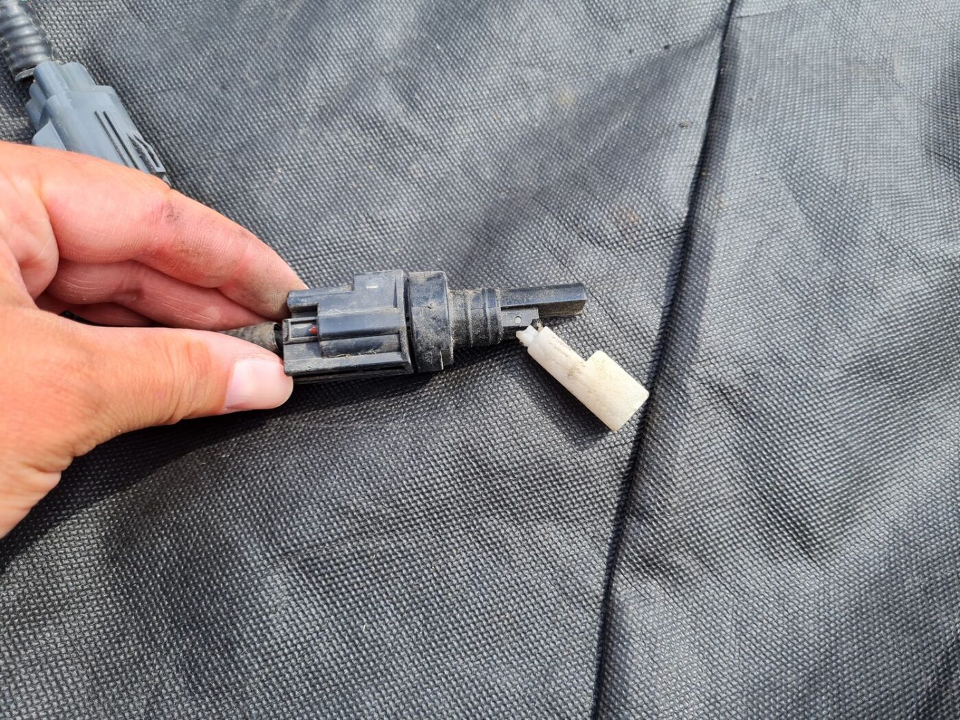 Vējstikla mazgātāja līmeņa sensors priekš VOLVO C30 2008 TURQUOISE 3 Vējstikla mazgātāja līmeņa sensors priekš VOLVO C30 2008 TURQUOISE