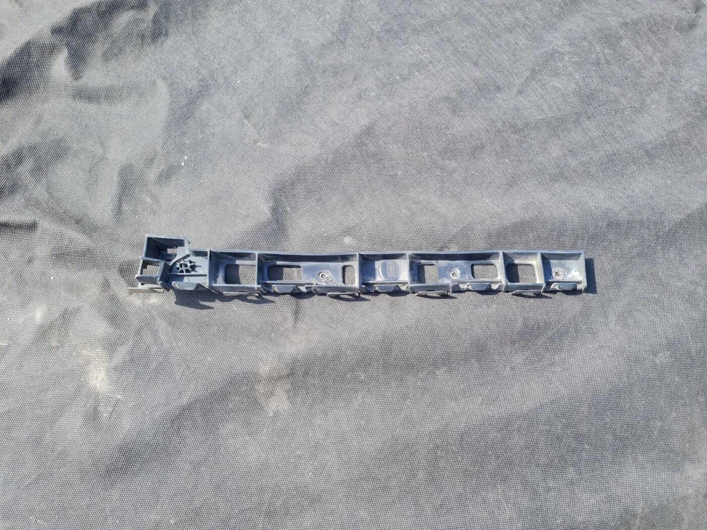 Aizmugurēja bufera kronšteins priekš OPEL INSIGNIA SPORTS TOURER 2013