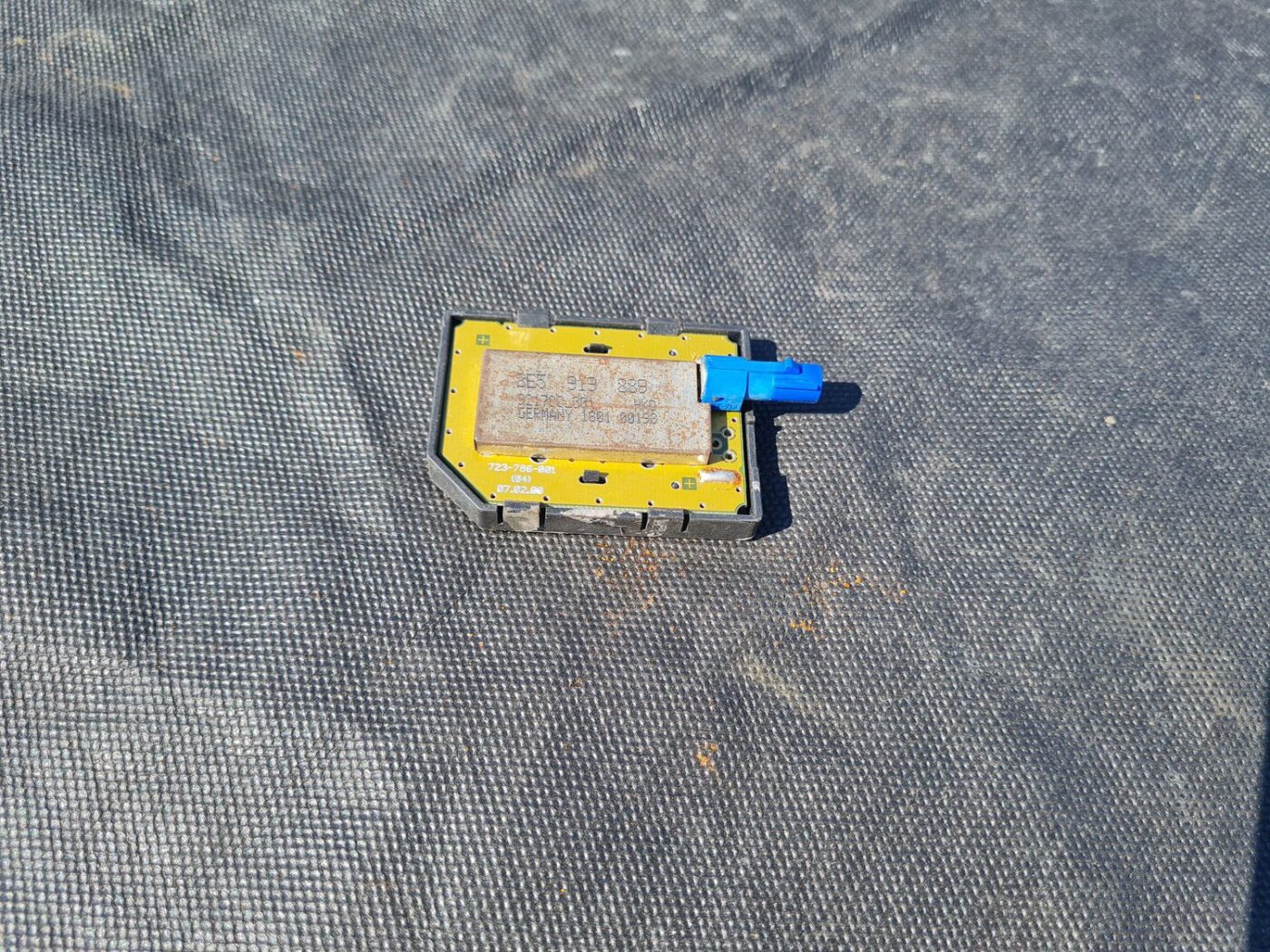 Antenas pastiprinātāja bloks priekš AUDI A4 2003