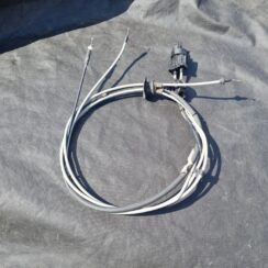 Pārsega slēdzenes trose priekš DACIA LODGY 2014