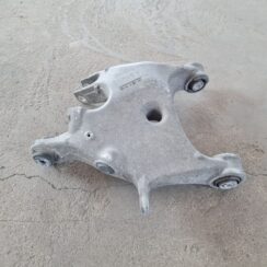 Aizmugures piekares svira priekš BMW 520D F11 2011 TOURING