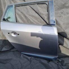 Aizmugurējās labās durvis priekš RENAULT MEGANE 2011
