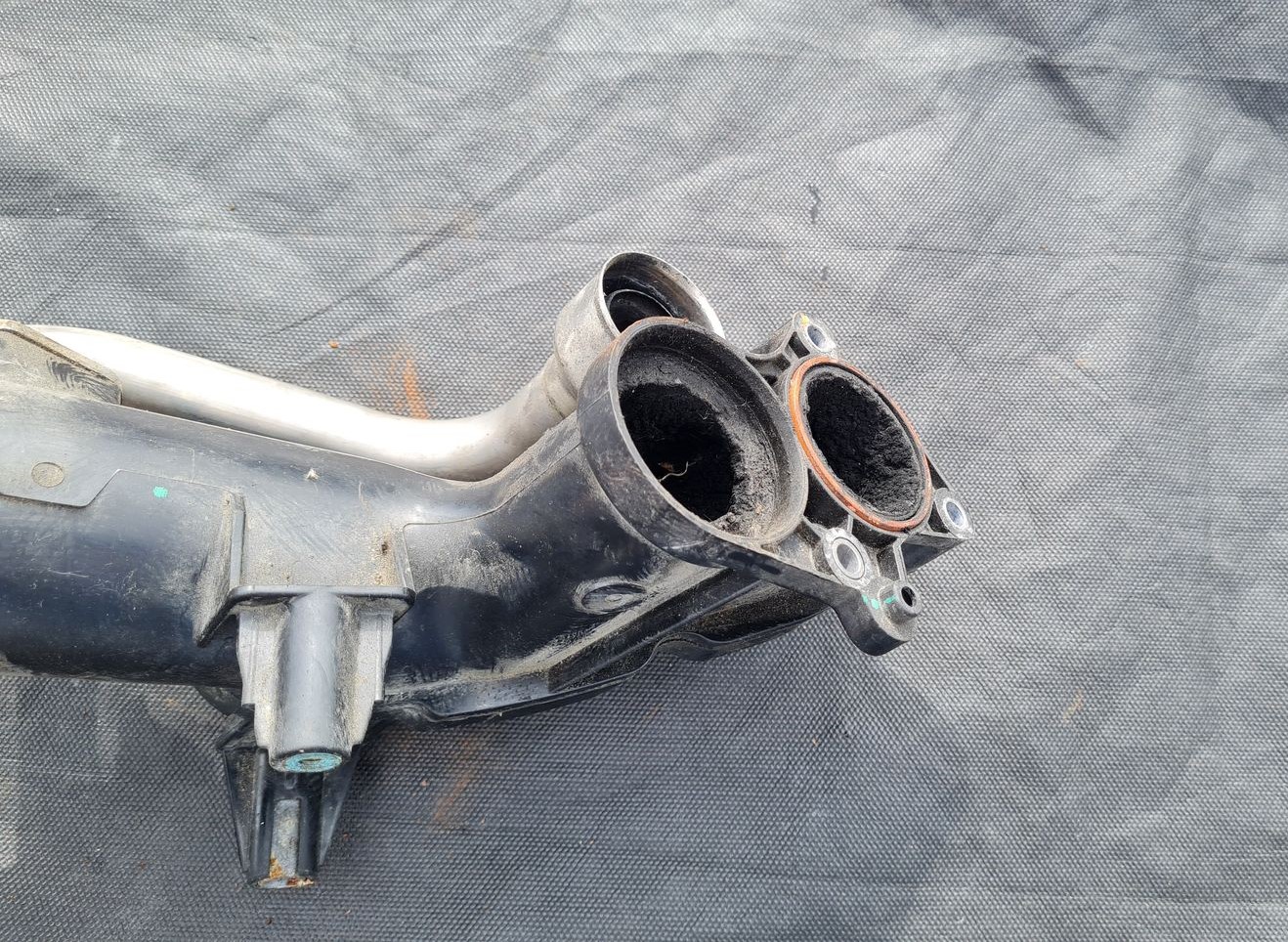 Droseļvārsta gaisa vads priekš MERCEDES BENZ CLS 320 2005