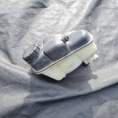 Dzesēšanas šķidruma tvertne priekš MERCEDES BENZ CLS 320 2005