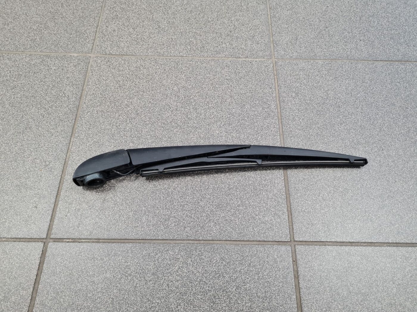 Aizmugurējā loga tīrītāja slotiņa priekš TOYOTA VERSO 2012