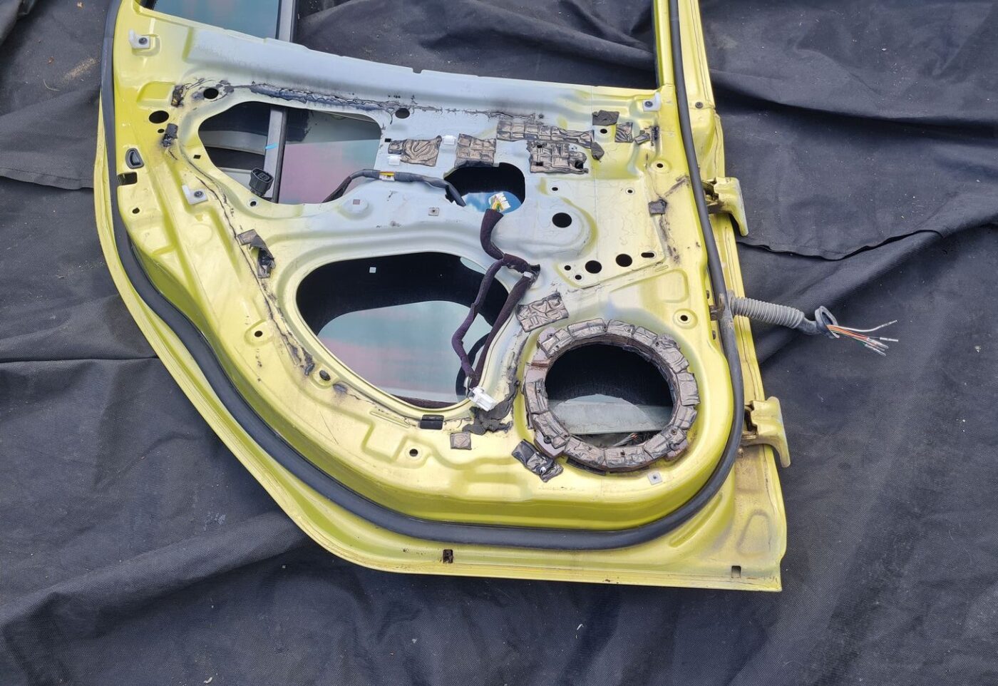 Aizmugurējās kreisās durvis priekš KIA PICANTO 2006