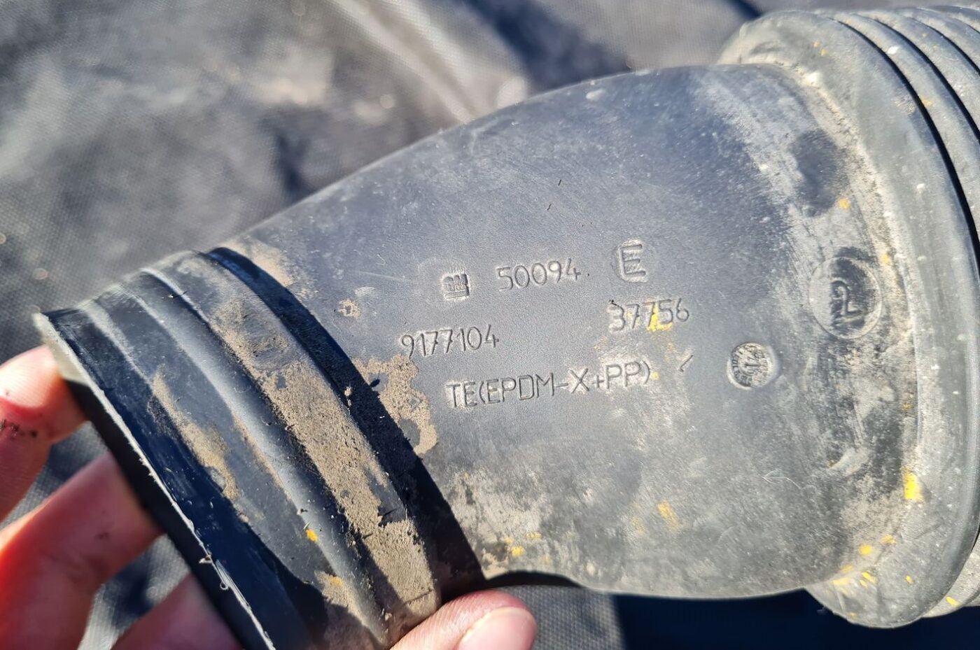 Gaisa filtra korpusa caurule priekš OPEL VECTRA C 2008