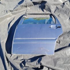 Aizmugurējās kreisās durvis priekš VOLVO V70 1997