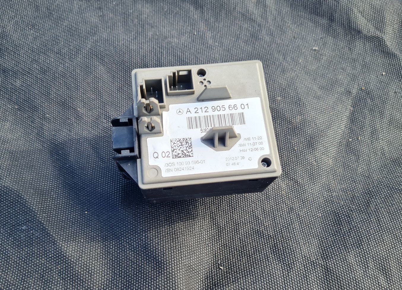 Aizdedzes slēdzene priekš MERCEDES BENZ E250 W212 2014 2 Aizdedzes slēdzene priekš MERCEDES BENZ E250 W212 2014