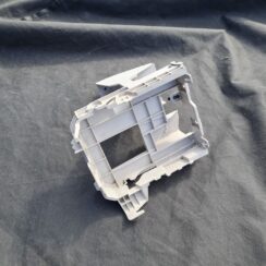 Drošinātāju bloka kronšteins priekš PEUGEOT 508 2012