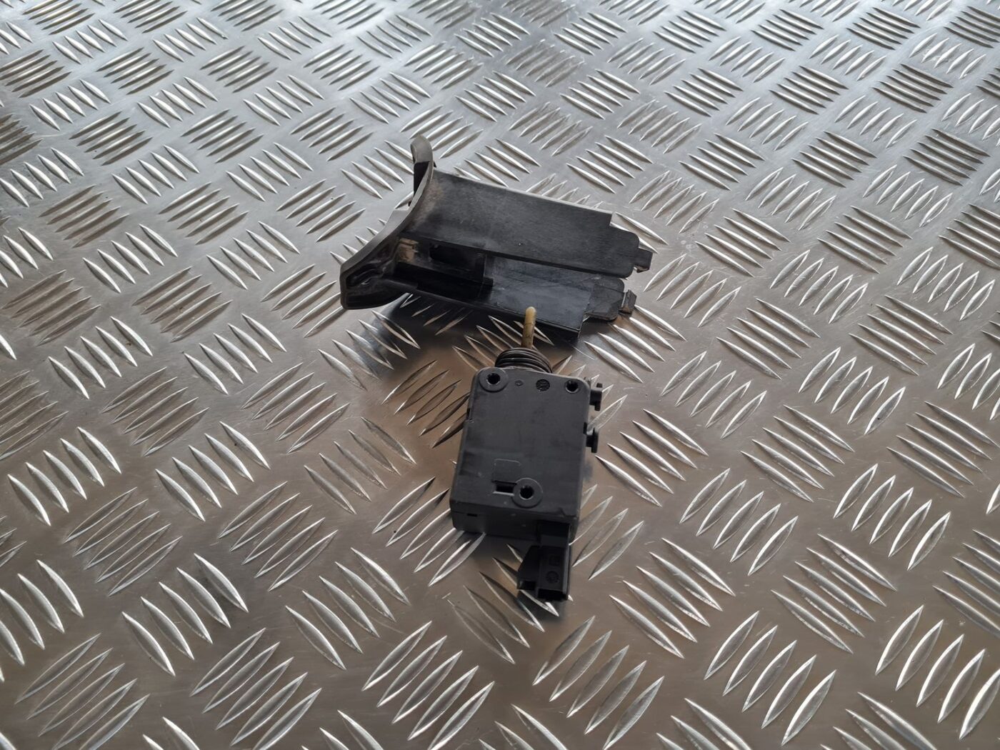 Centrālas atslēgas motors priekš OPEL ZAFIRA 1999 5 Centrālas atslēgas motors priekš OPEL ZAFIRA 1999