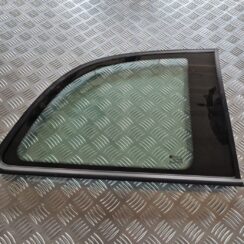 Aizmugurējais labais sānu stikls priekš OPEL ZAFIRA 1999