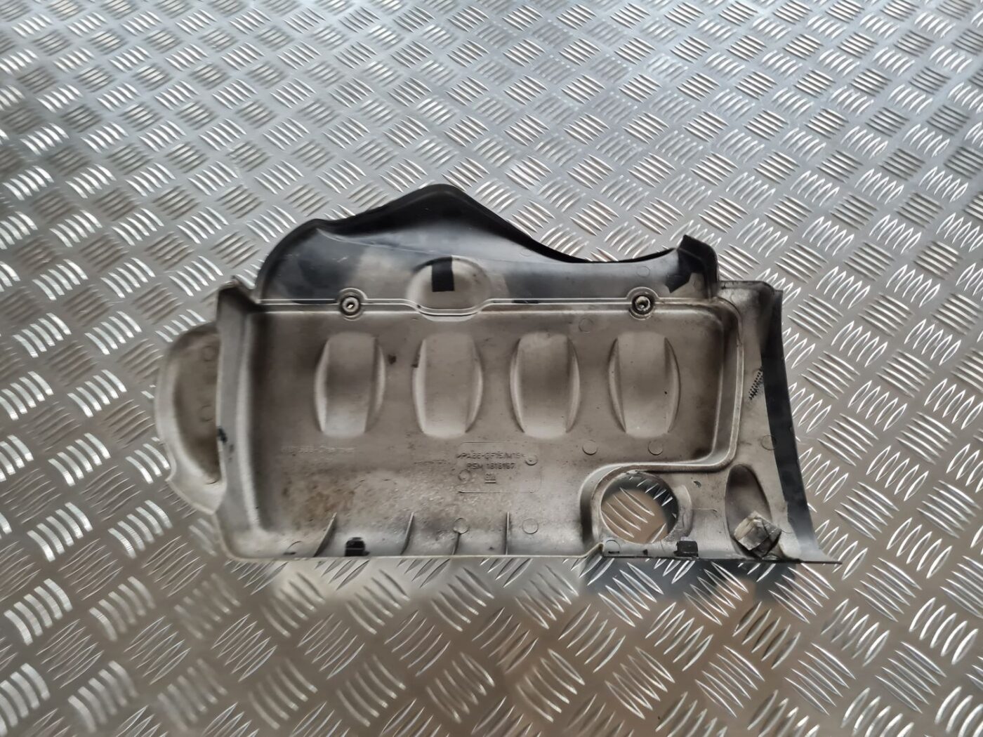 Dzinēja dekoratīvais vāks priekš OPEL ZAFIRA 1999 2 Dzinēja dekoratīvais vāks priekš OPEL ZAFIRA 1999