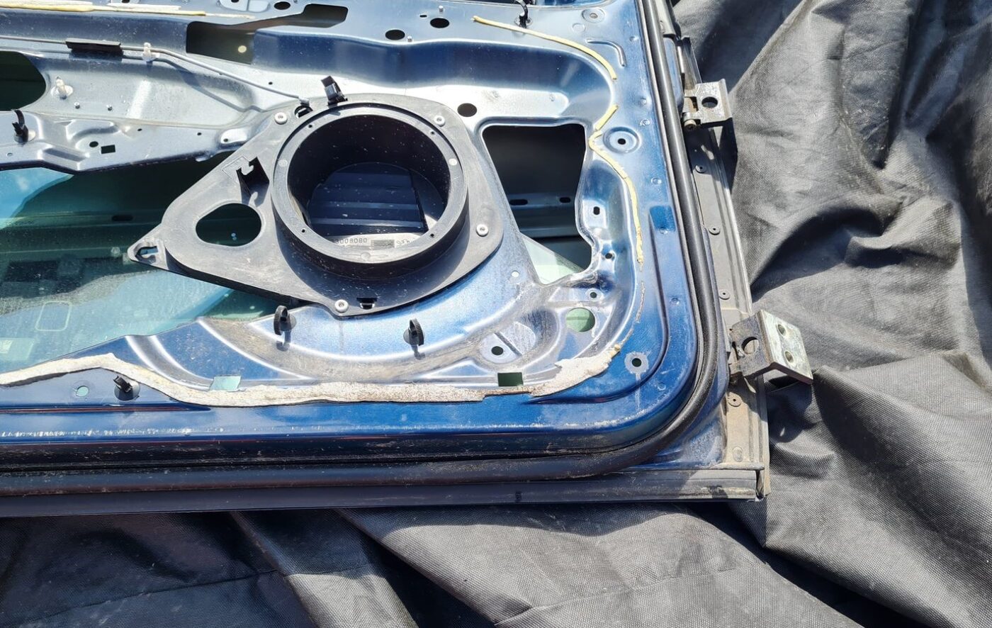 Priekšējās kreisās durvis priekš PEUGEOT 607 2010