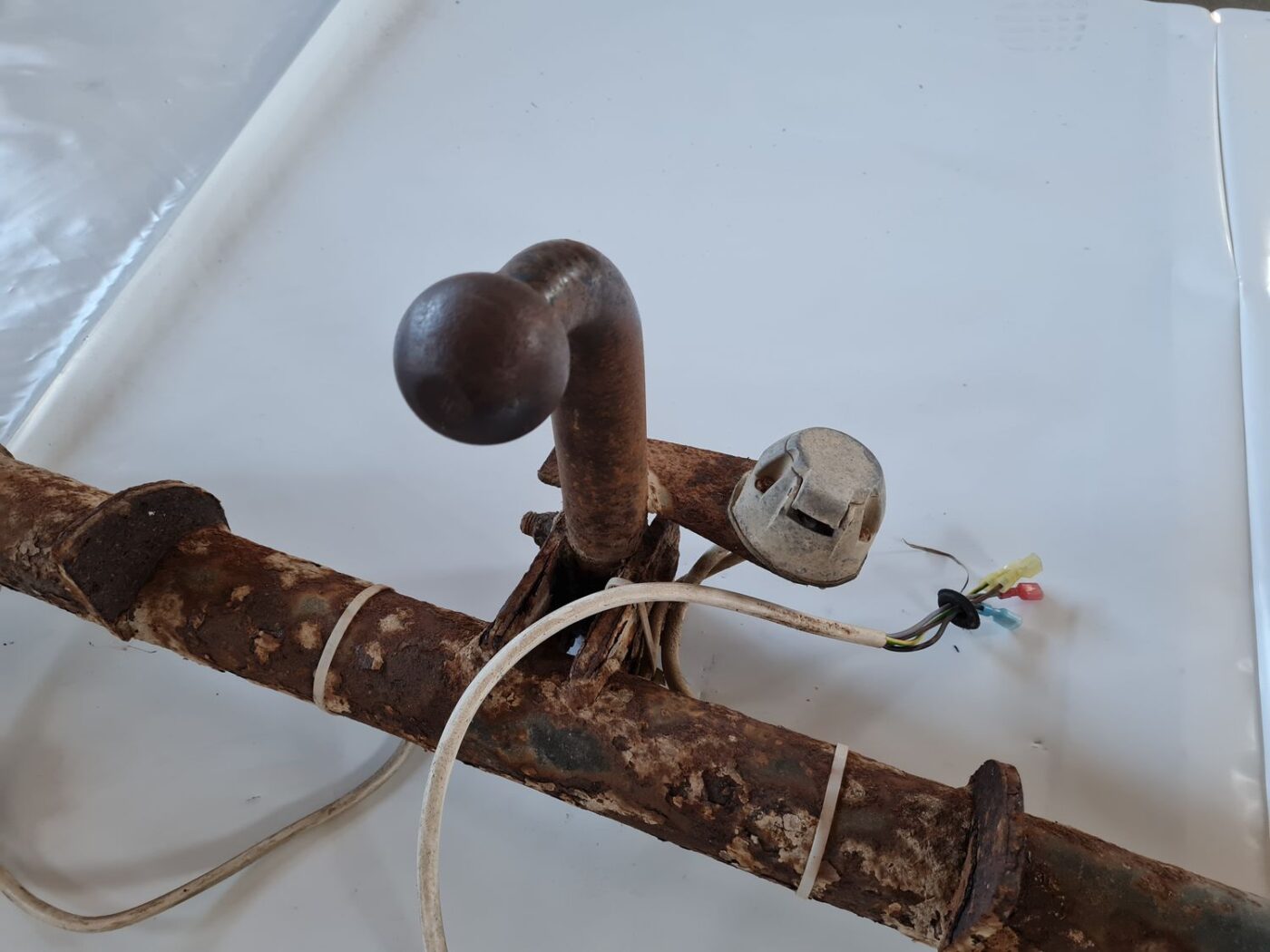 Sakabes ierīce (farkops) priekš OPEL ZAFIRA 1999 2 Sakabes ierīce (farkops) priekš OPEL ZAFIRA 1999