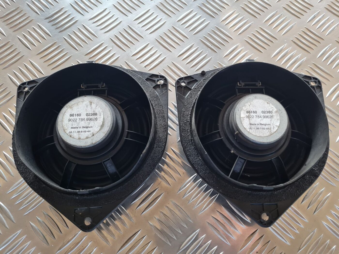 Durvju skaļrunis, apakšā priekš TOYOTA AVENSIS 2007 3 Durvju skaļrunis, apakšā priekš TOYOTA AVENSIS 2007