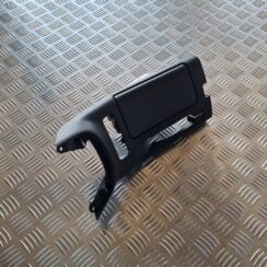 Centrālās konsoles nodalījums priekš TOYOTA AVENSIS 2007