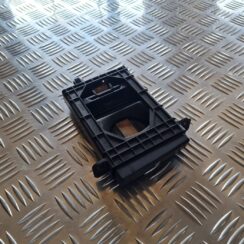 Krūzes turētājs priekš TOYOTA AVENSIS 2007