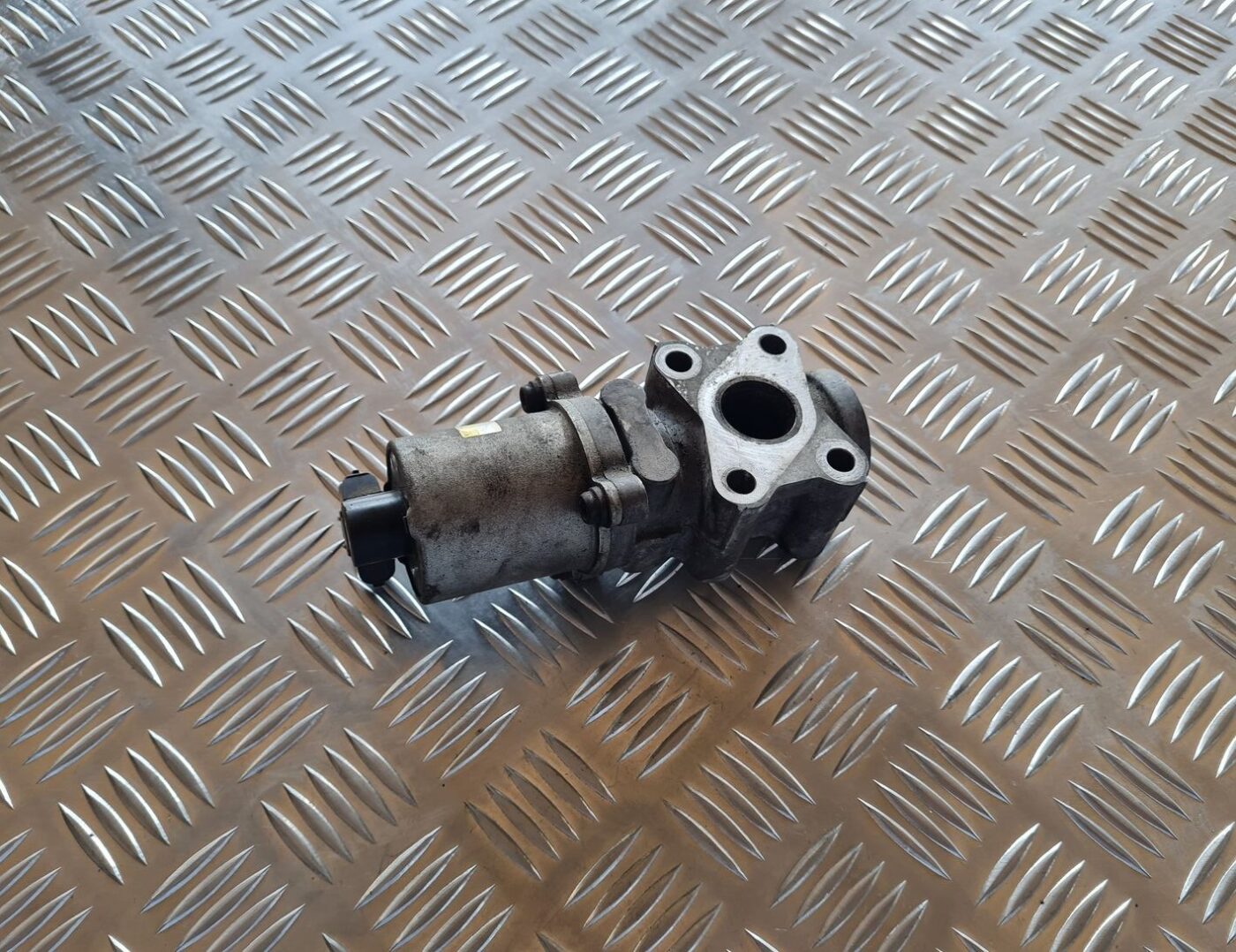 EGR vārsts priekš TOYOTA AVENSIS 2007 4 EGR vārsts priekš TOYOTA AVENSIS 2007