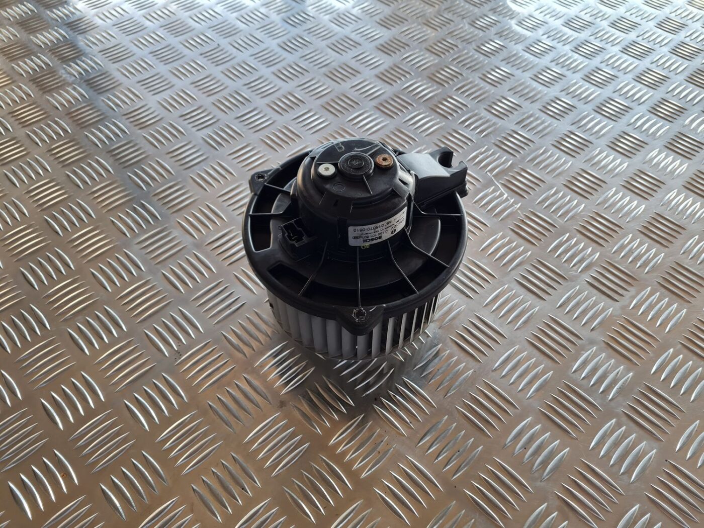 Salona ventilators priekš TOYOTA AVENSIS 2007