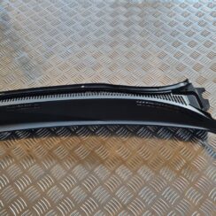 Vējstikla uzlikas (deflektora) režģis priekš TOYOTA AVENSIS 2007