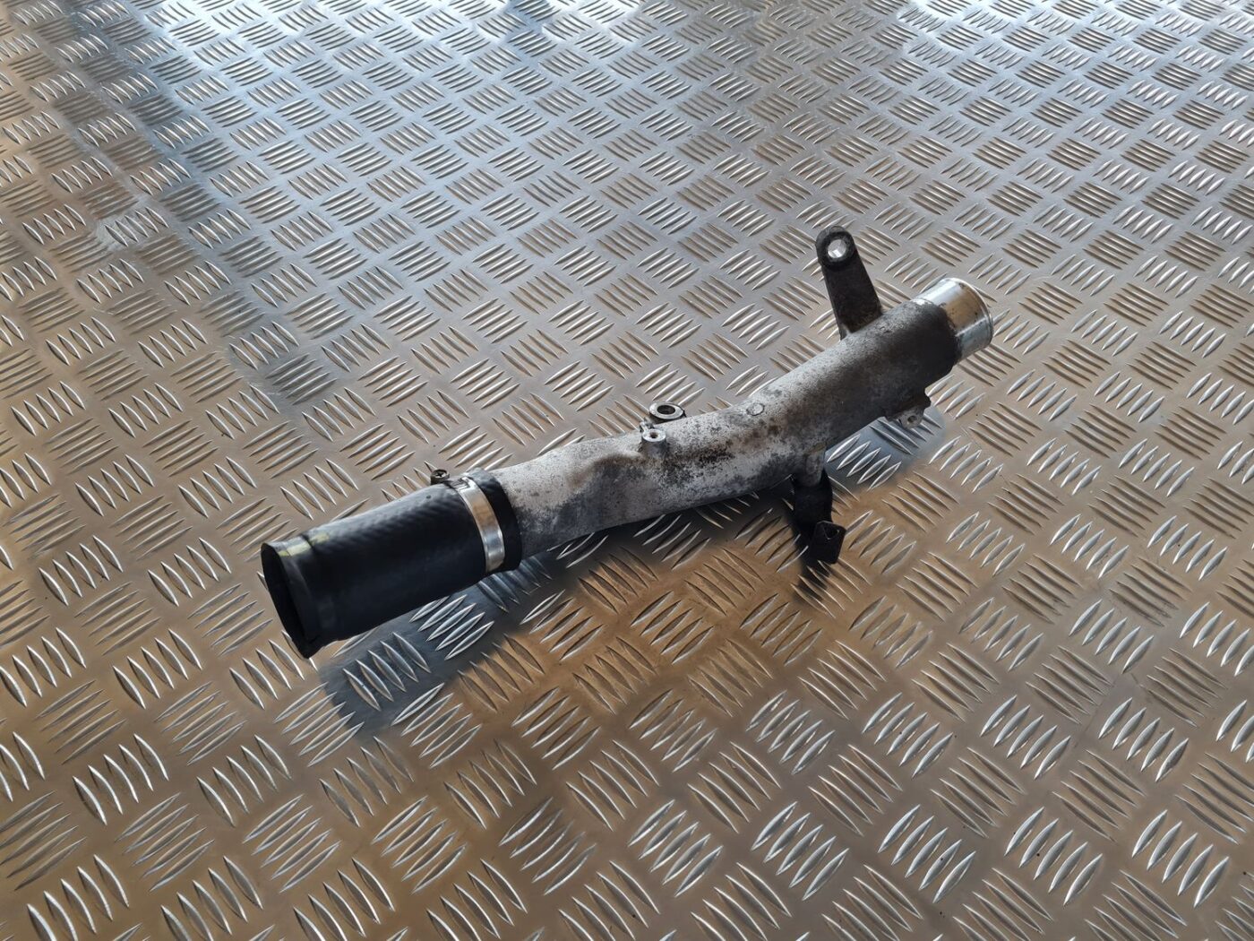 Interkulera caurule priekš TOYOTA AVENSIS 2007