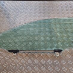 Priekšējo kreiso durvju stikls priekš TOYOTA AVENSIS 2007