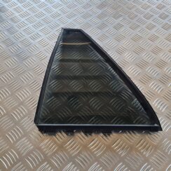 Kreiso durvju stūra stikls priekš TOYOTA AVENSIS 2007