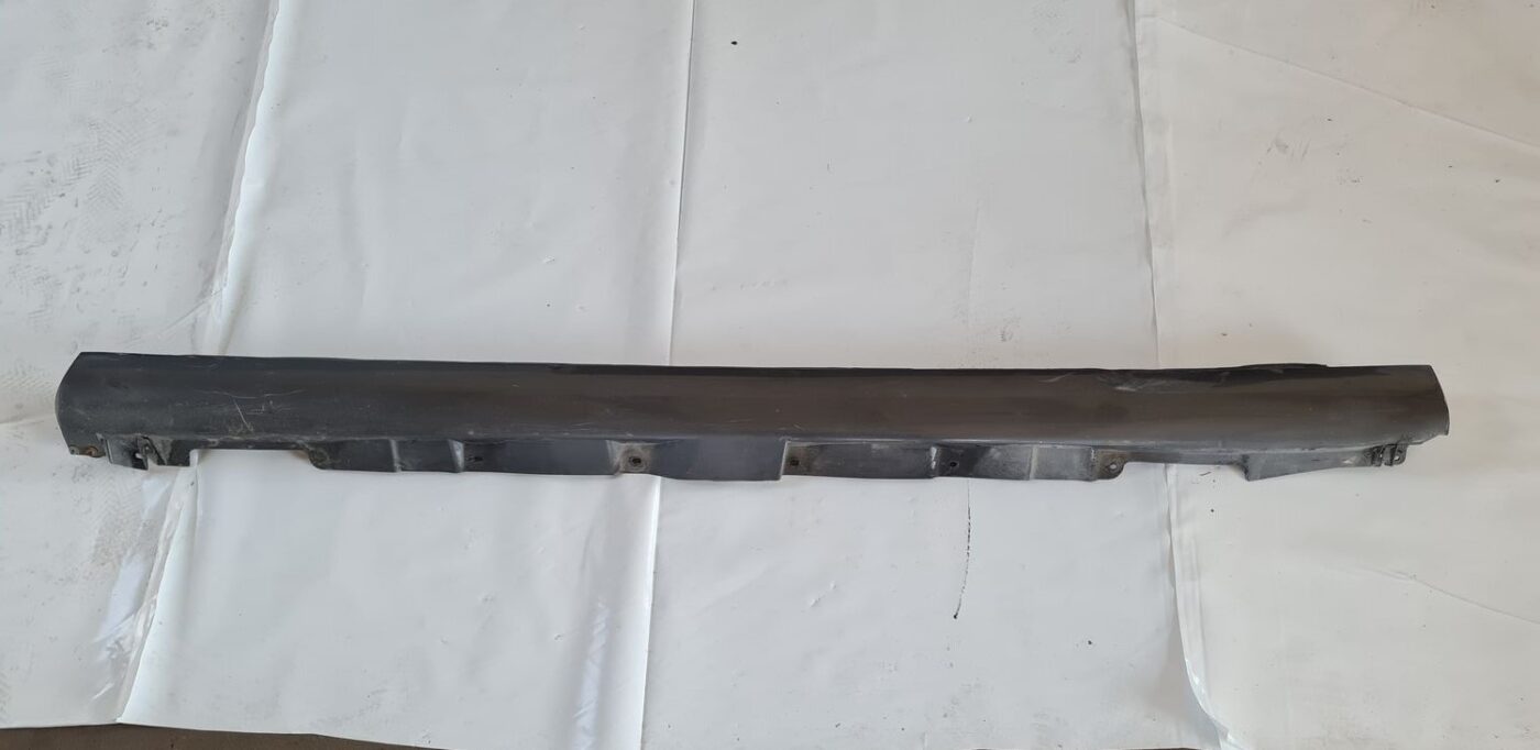 Ārēja sliekšņa kreisa uzlika priekš TOYOTA AVENSIS 2007