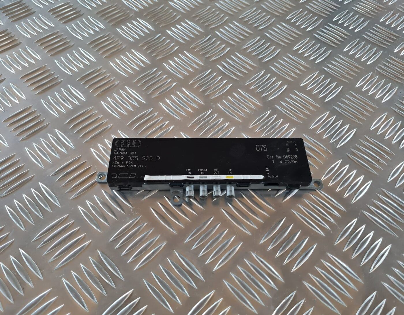 Antenas pastiprinātāja bloks priekš AUDI A6 AVANT 2006 S-LINE