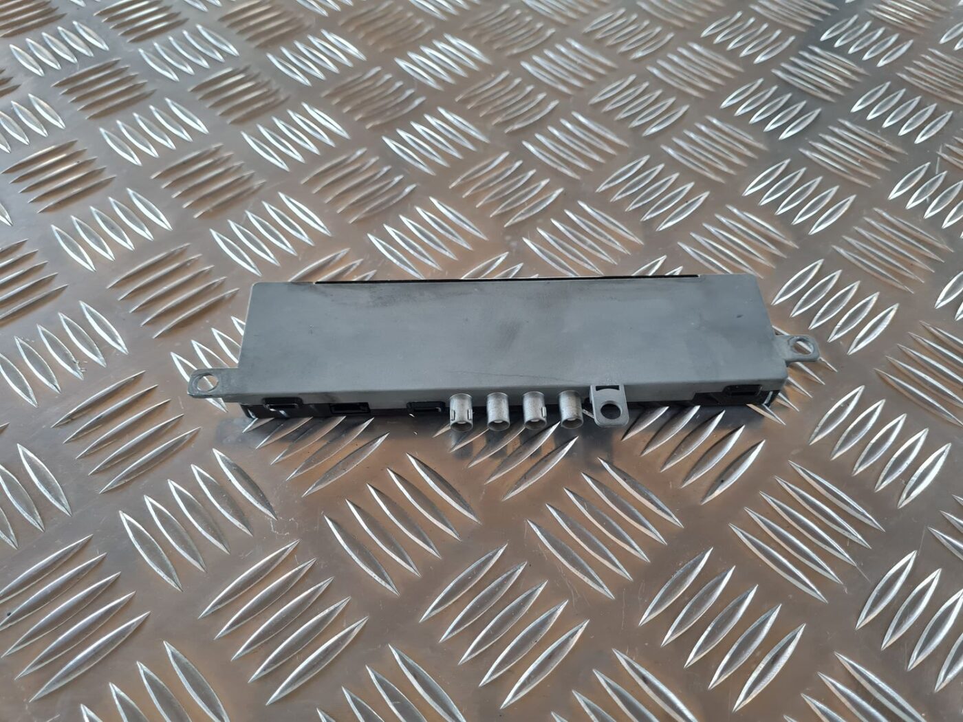 Antenas pastiprinātāja bloks priekš AUDI A6 AVANT 2006 S-LINE