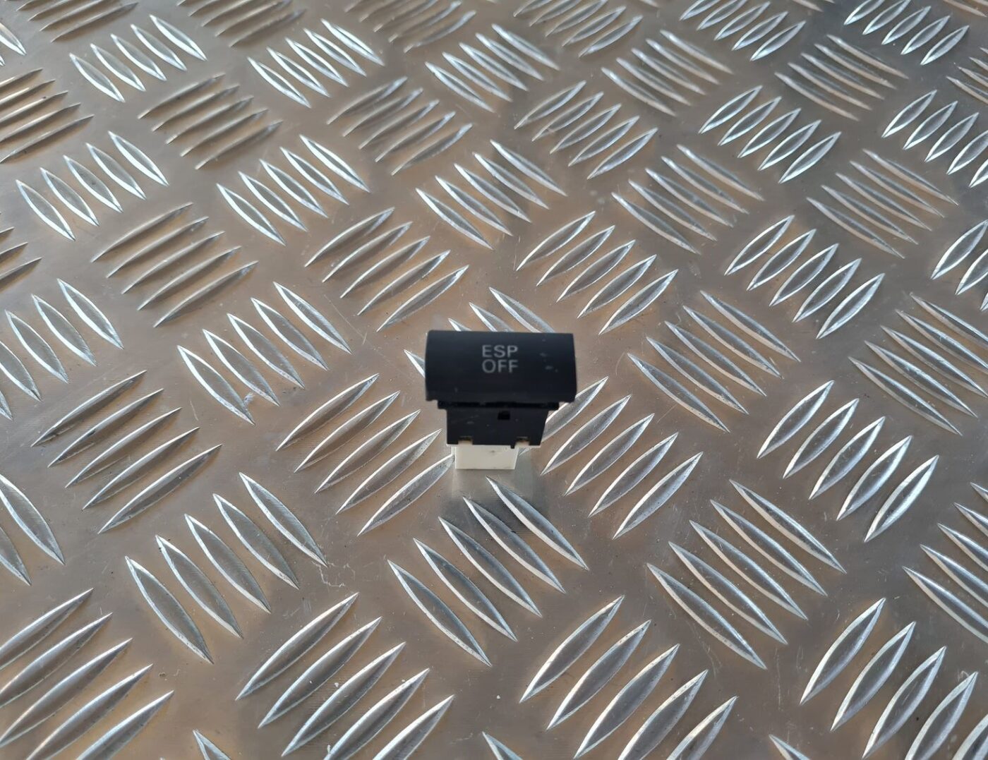 ESP poga priekš AUDI A6 AVANT 2006 S-LINE 1 ESP poga priekš AUDI A6 AVANT 2006 S-LINE