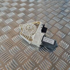 Elektrisko stiklu motors priekš AUDI A6 AVANT 2006 S-LINE