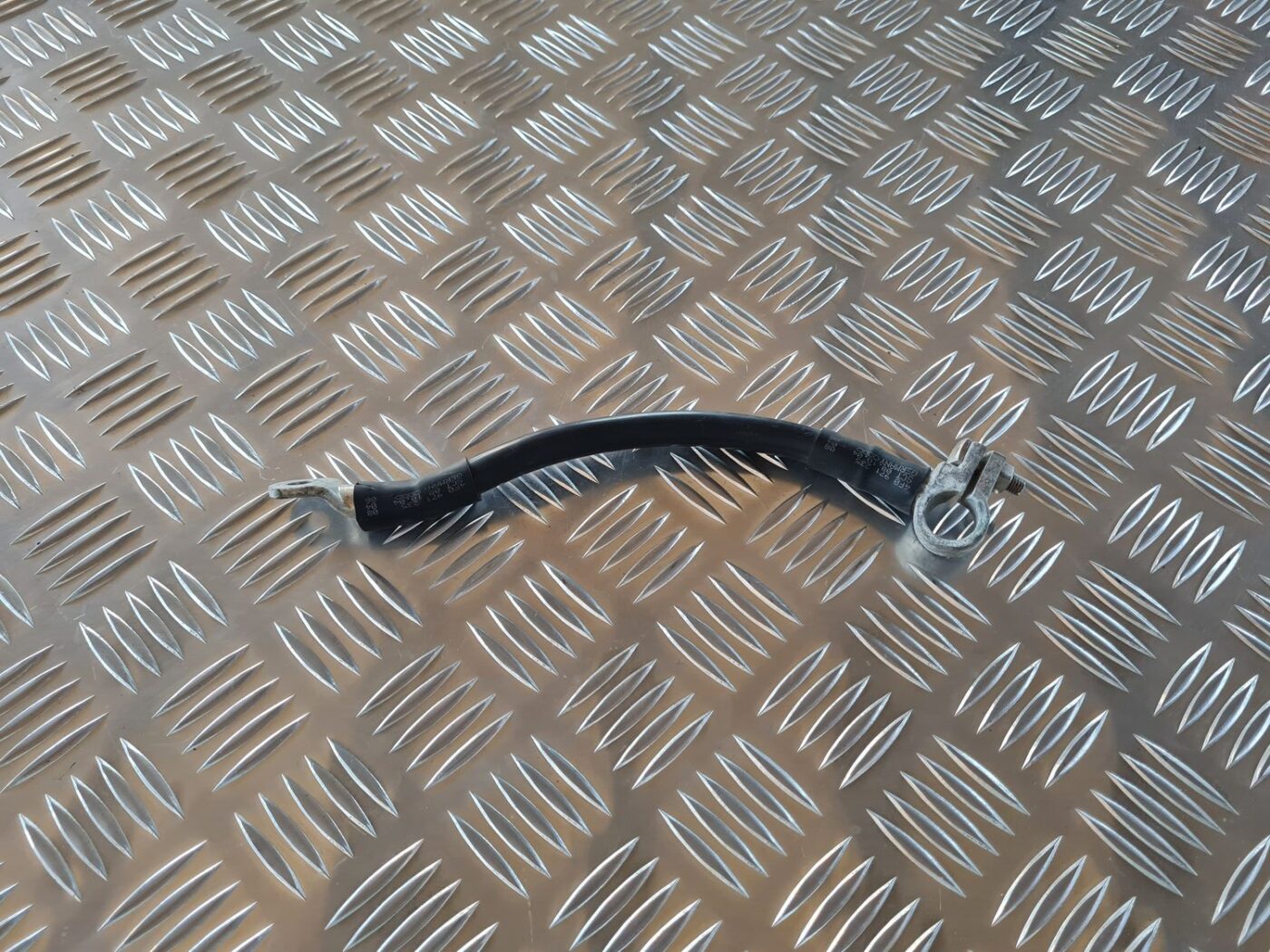 Negatīvais elektrovads priekš AUDI A6 AVANT 2006 S-LINE