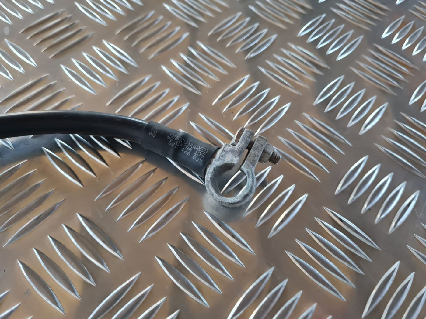 Negatīvais elektrovads priekš AUDI A6 AVANT 2006 S-LINE