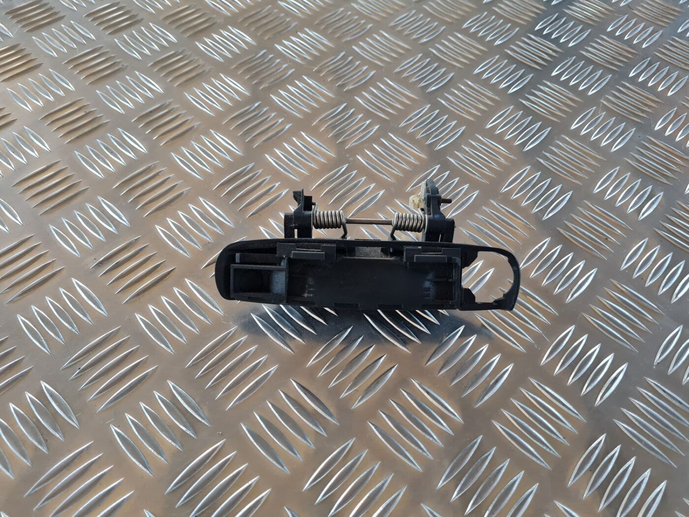 Ārējais durvju rokturis priekš AUDI A6 AVANT 2006 S-LINE 1 Ārējais durvju rokturis priekš AUDI A6 AVANT 2006 S-LINE