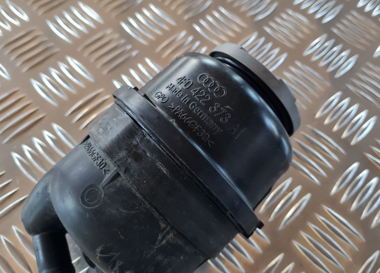 Stūres pastiprinātāja tvertne priekš AUDI A6 AVANT 2006 S-LINE 2 Stūres pastiprinātāja tvertne priekš AUDI A6 AVANT 2006 S-LINE